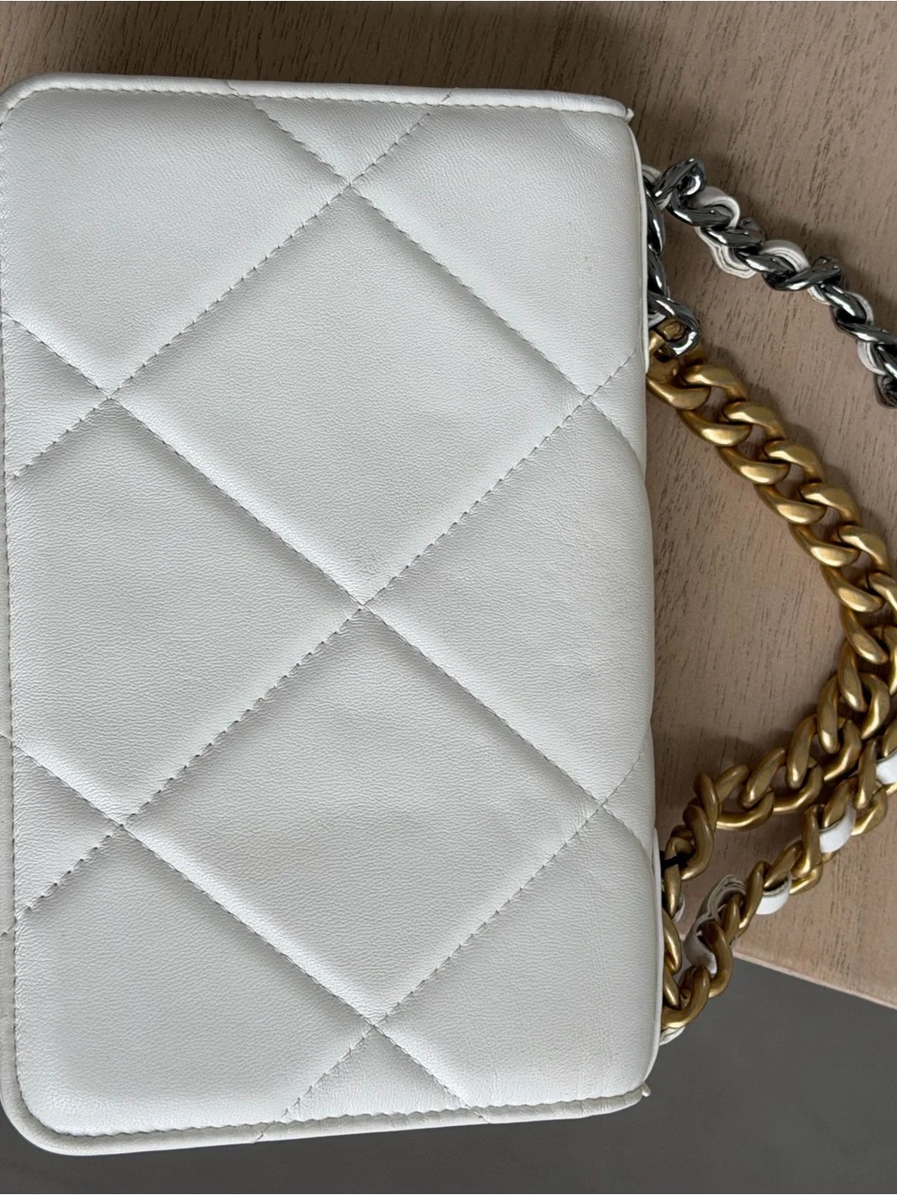 CHANEL excellent comes